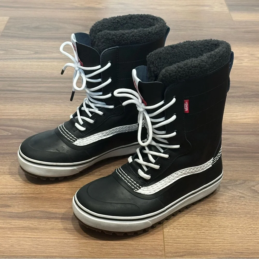 Vans MTE Cold Weather Standard Waterproof Boot in Black Size 9
